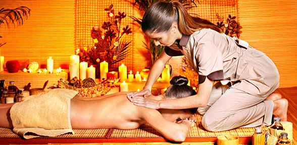 Pho Thai massage du dos aux huiles essentielles
